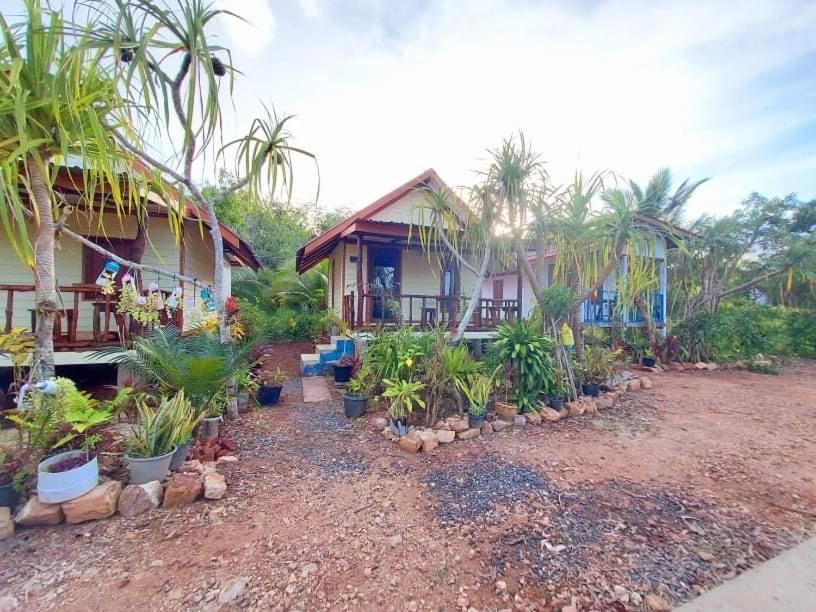 Blue Sky Bungalow Koh Jum Exterior foto